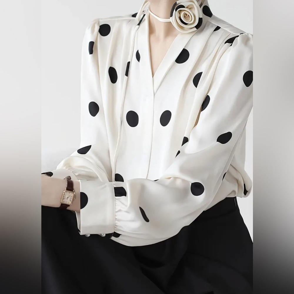 Loft women’s size M‎ tunic, long sleeve blouse, ivory color with polkadot print